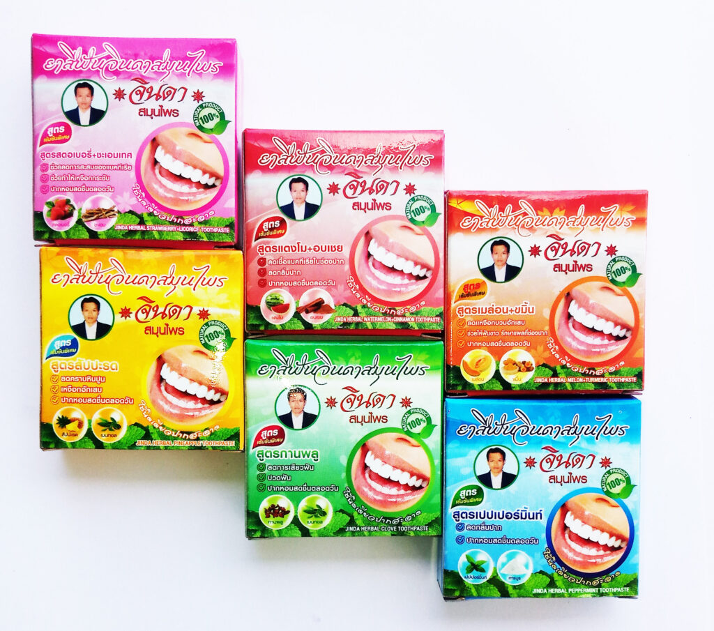Натуральная травяная отбеливающая зубная паста из Тайланда Гвоздика Jinda Herbal Toothpaste Clove купить в Москве и Московской области.