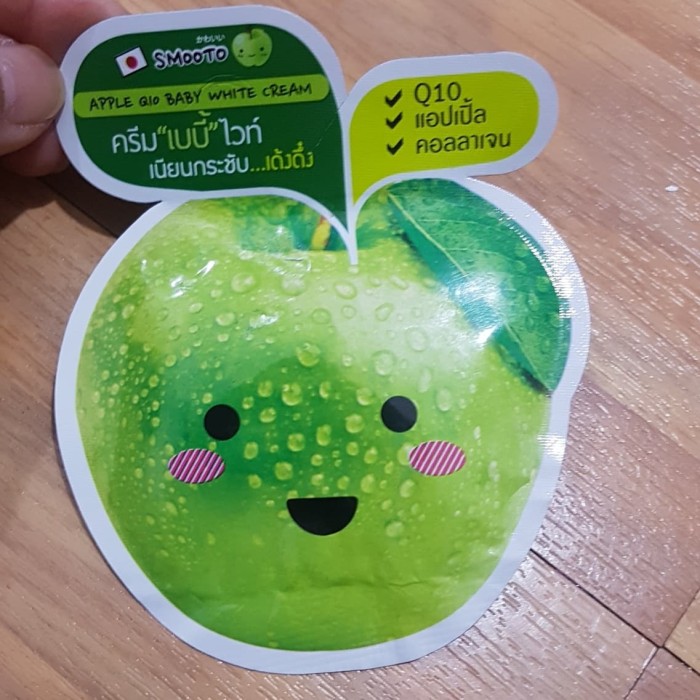Натуральный питательный крем для лица из Тайланда с яблоком Smooto Apple Q-10 Baby White Cream купить в Москве и Московской области.