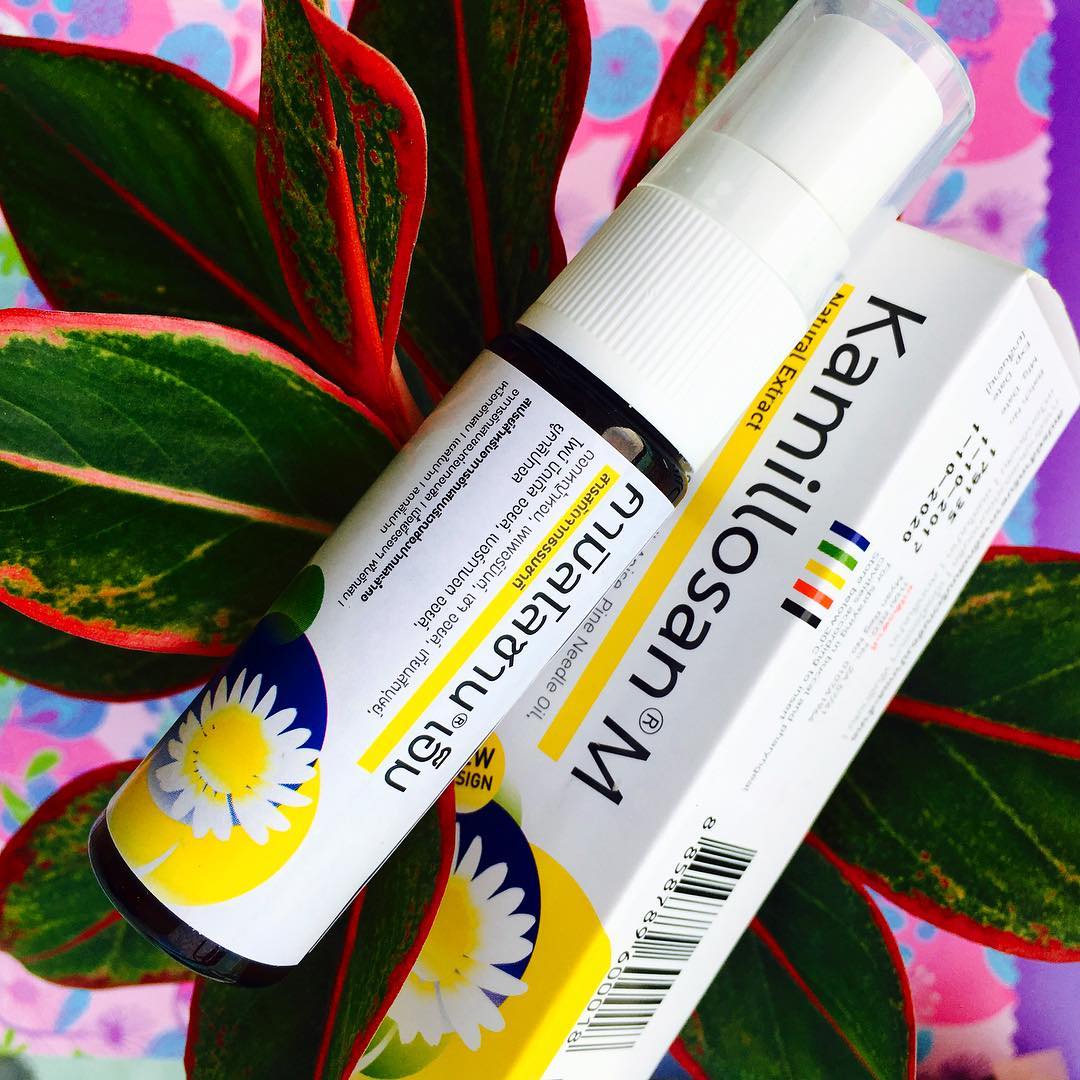 Тайский спрей от боли в горле Kamillosan M купить в Москве.